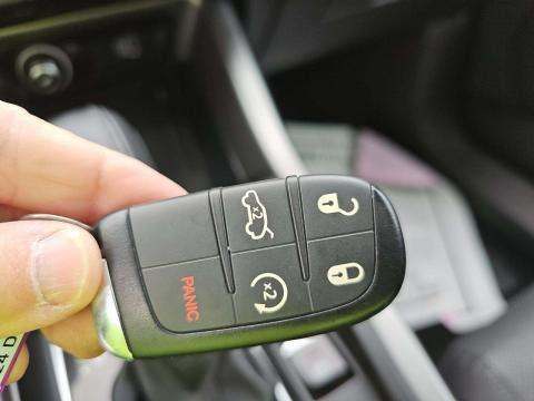 DODGE PLUG-IN HYBRID R/T PLUS - 8