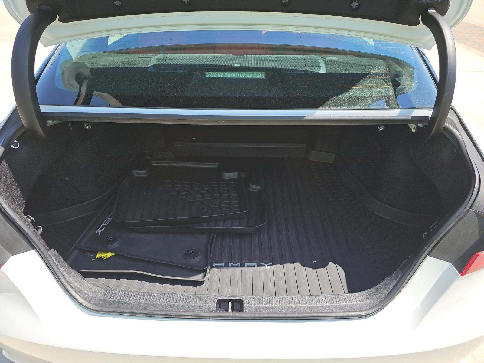 TOYOTA CAMRY - 10