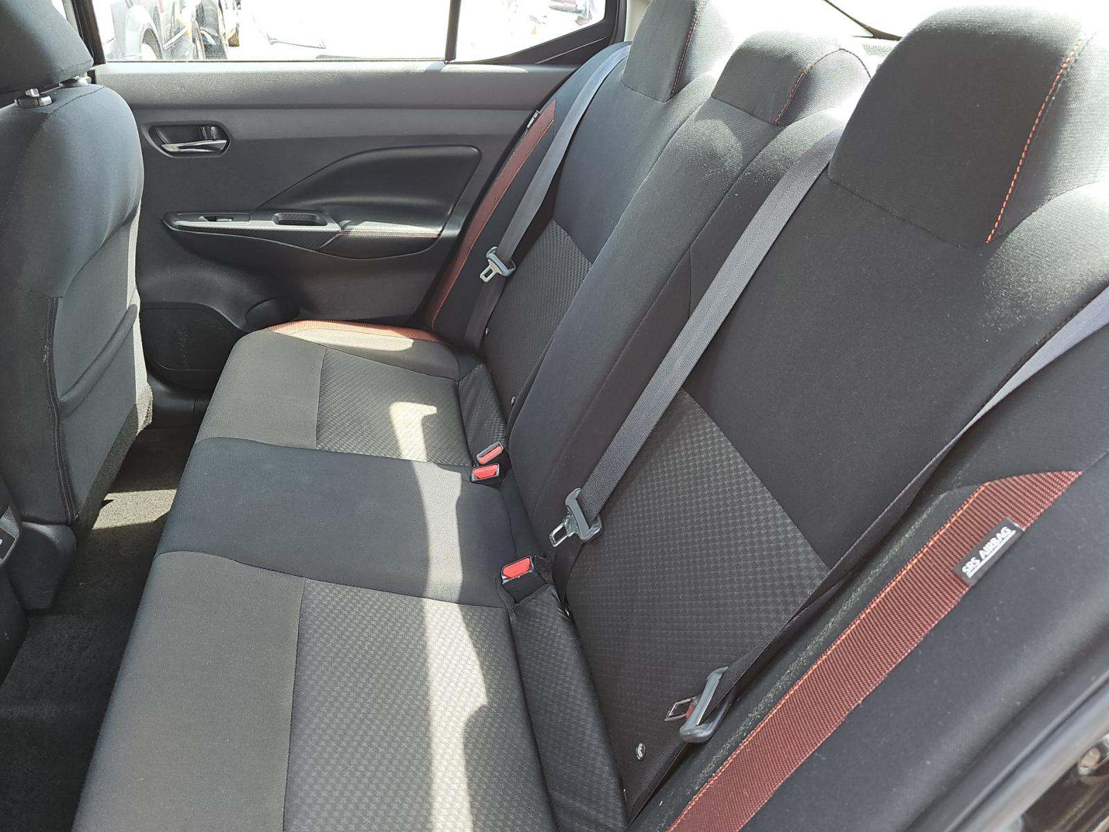 NISSAN VERSA - 9