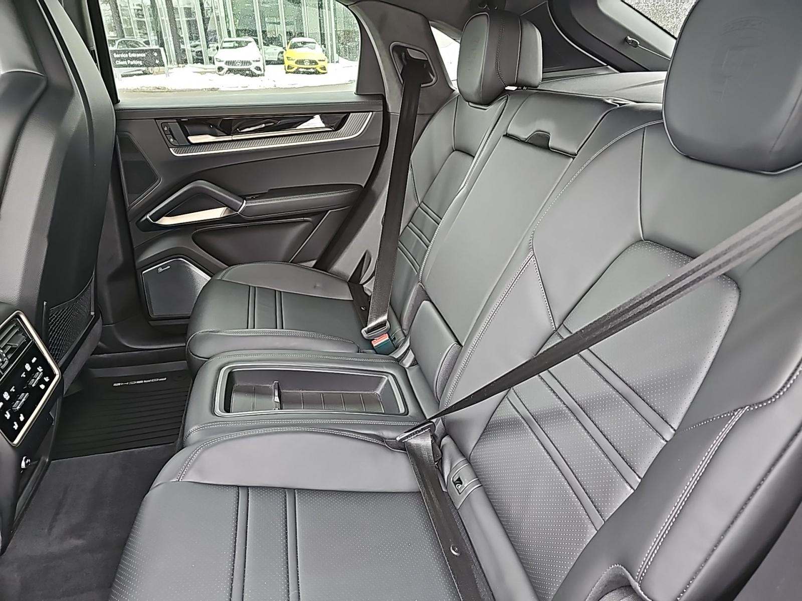 Porsche Cayenne Turbo GT снимка Porsche Cayenne Turbo GT