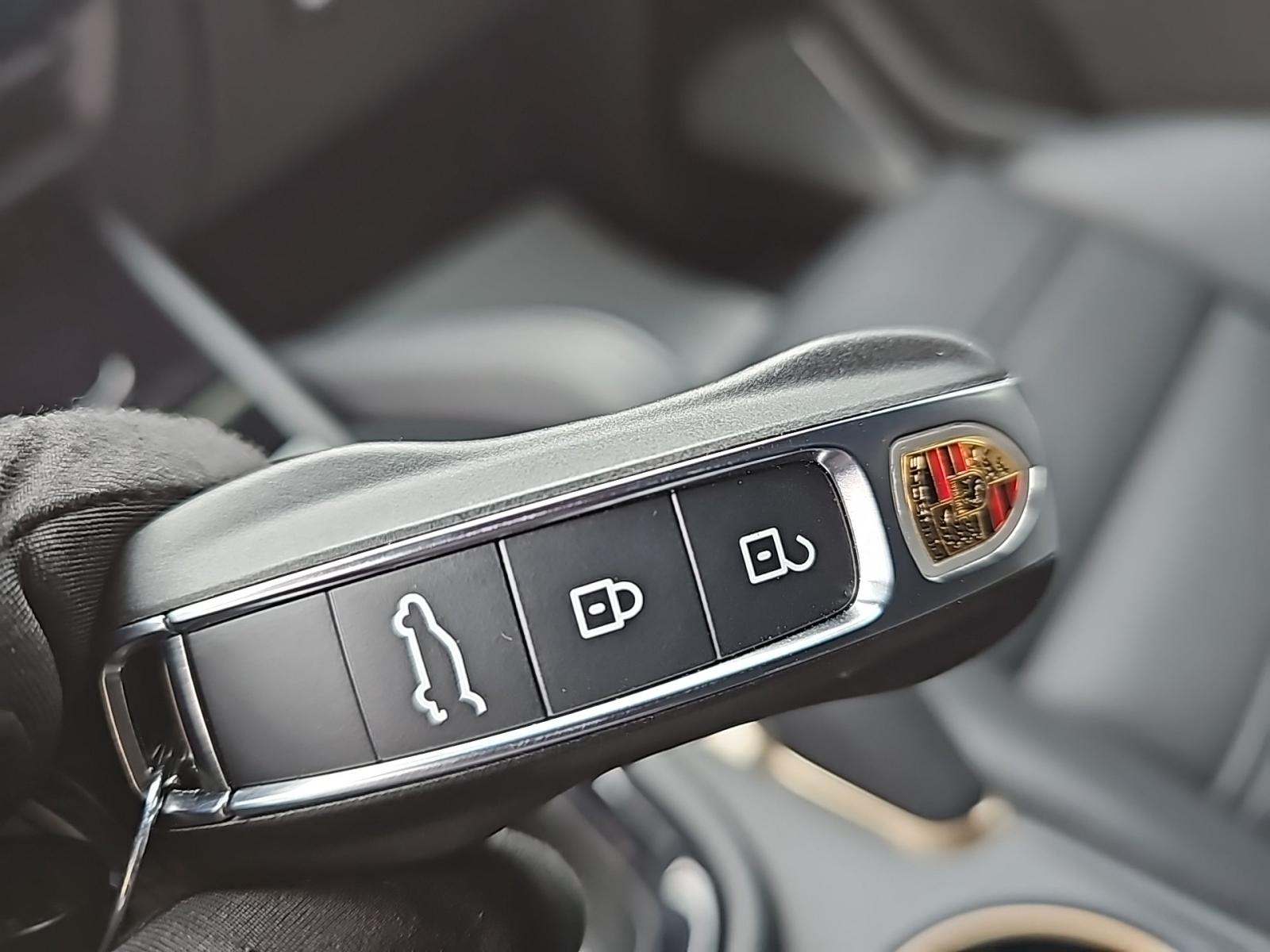 Porsche Cayenne Turbo GT снимка Porsche Cayenne Turbo GT