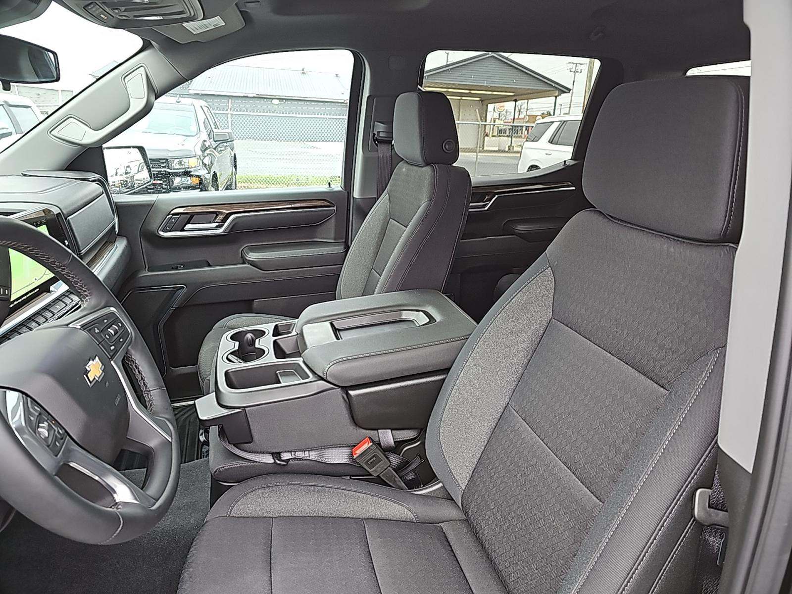 2024 Chevrolet Silverado 1500 LT AWD