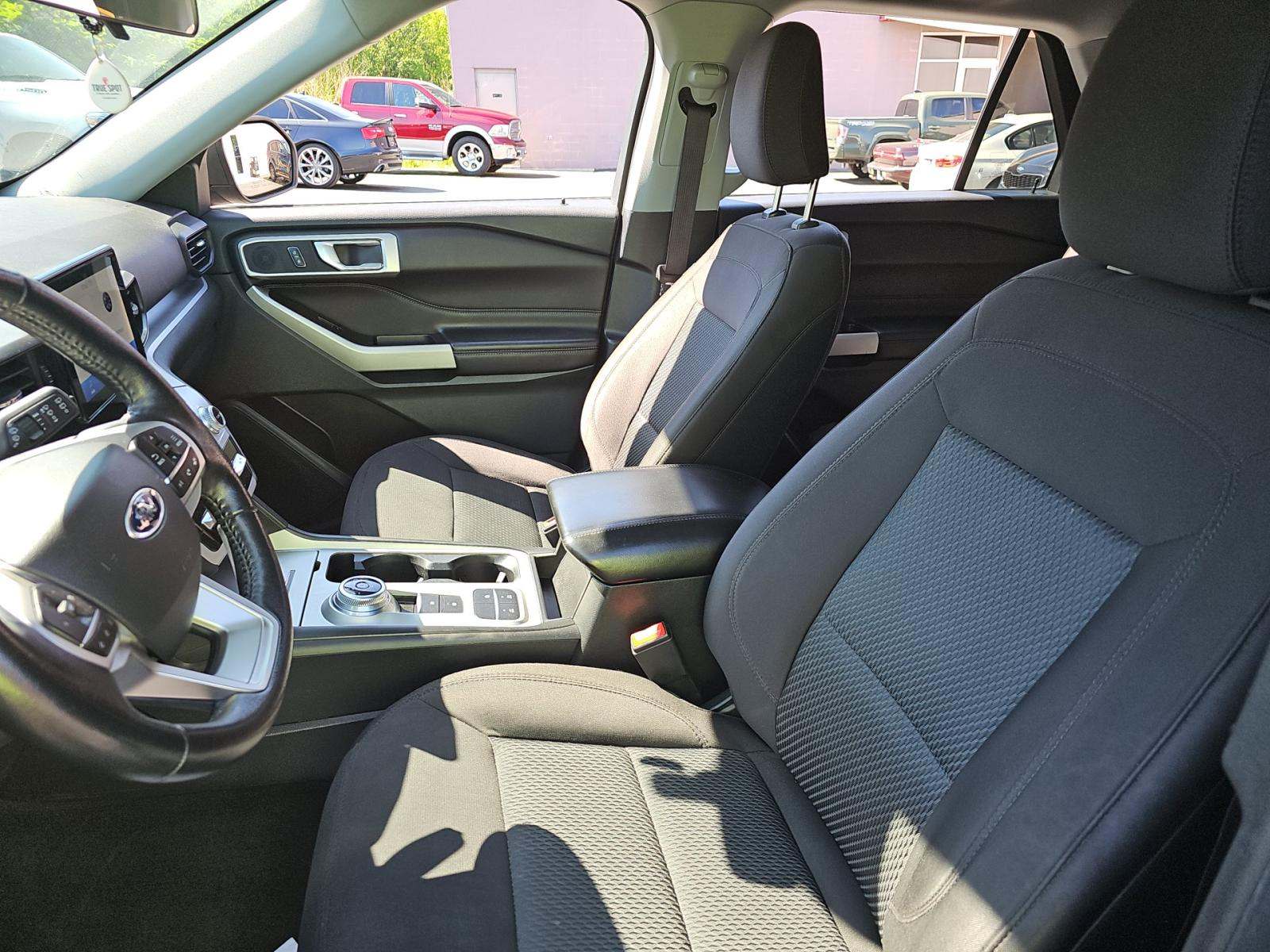 2022 Ford Explorer XLT RWD