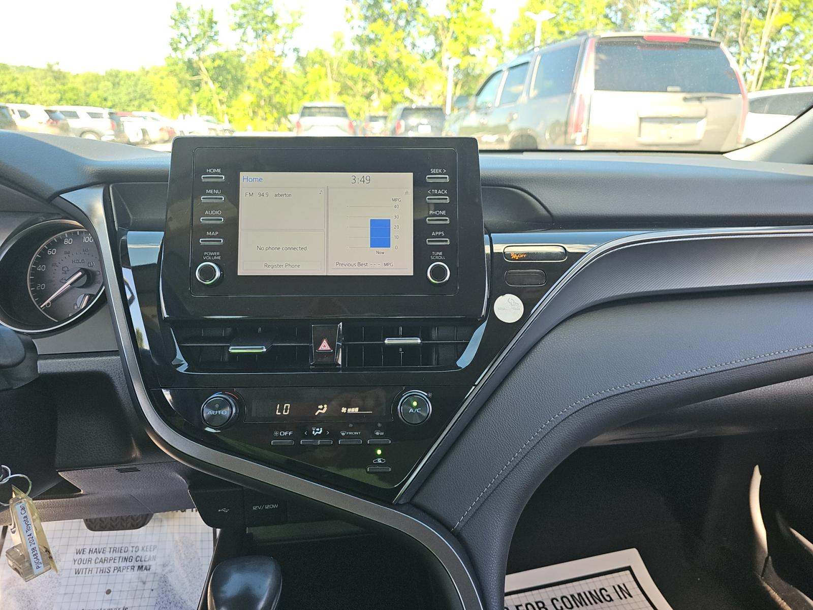 2024 Toyota Camry SE FWD