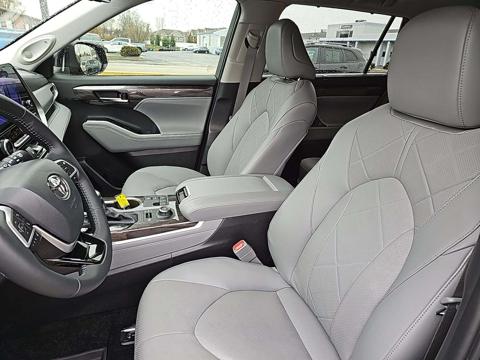 2025 Toyota Highlander Platinum AWD