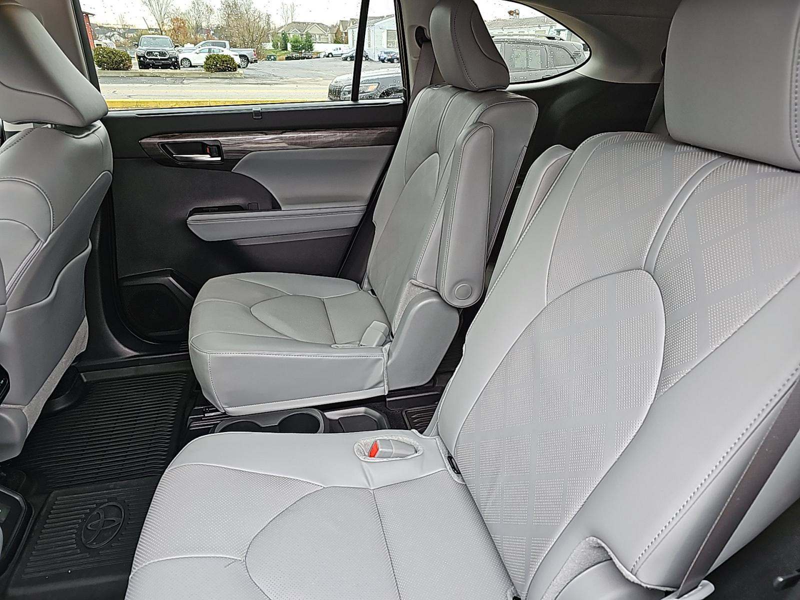 2025 Toyota Highlander Platinum AWD