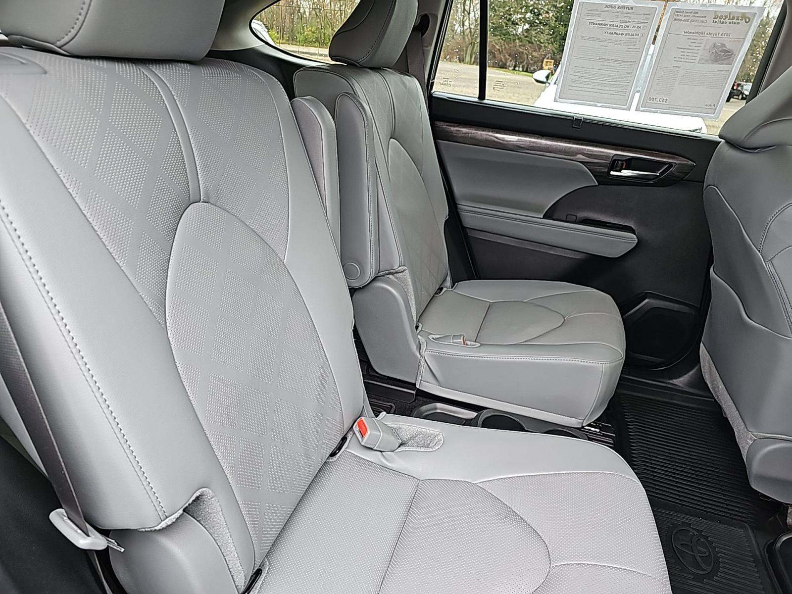 2025 Toyota Highlander Platinum AWD