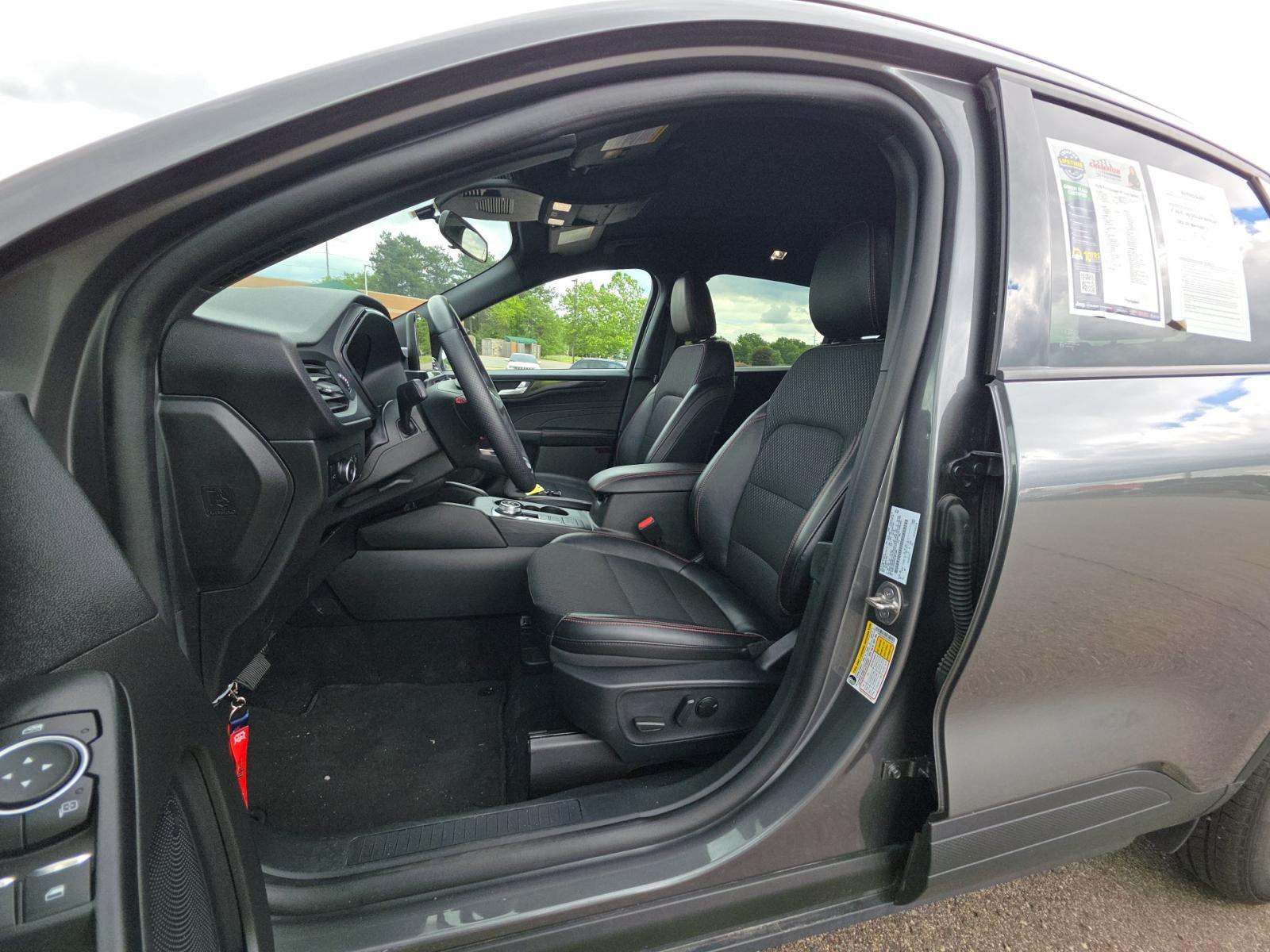 2025 Ford Escape ST-Line Select AWD