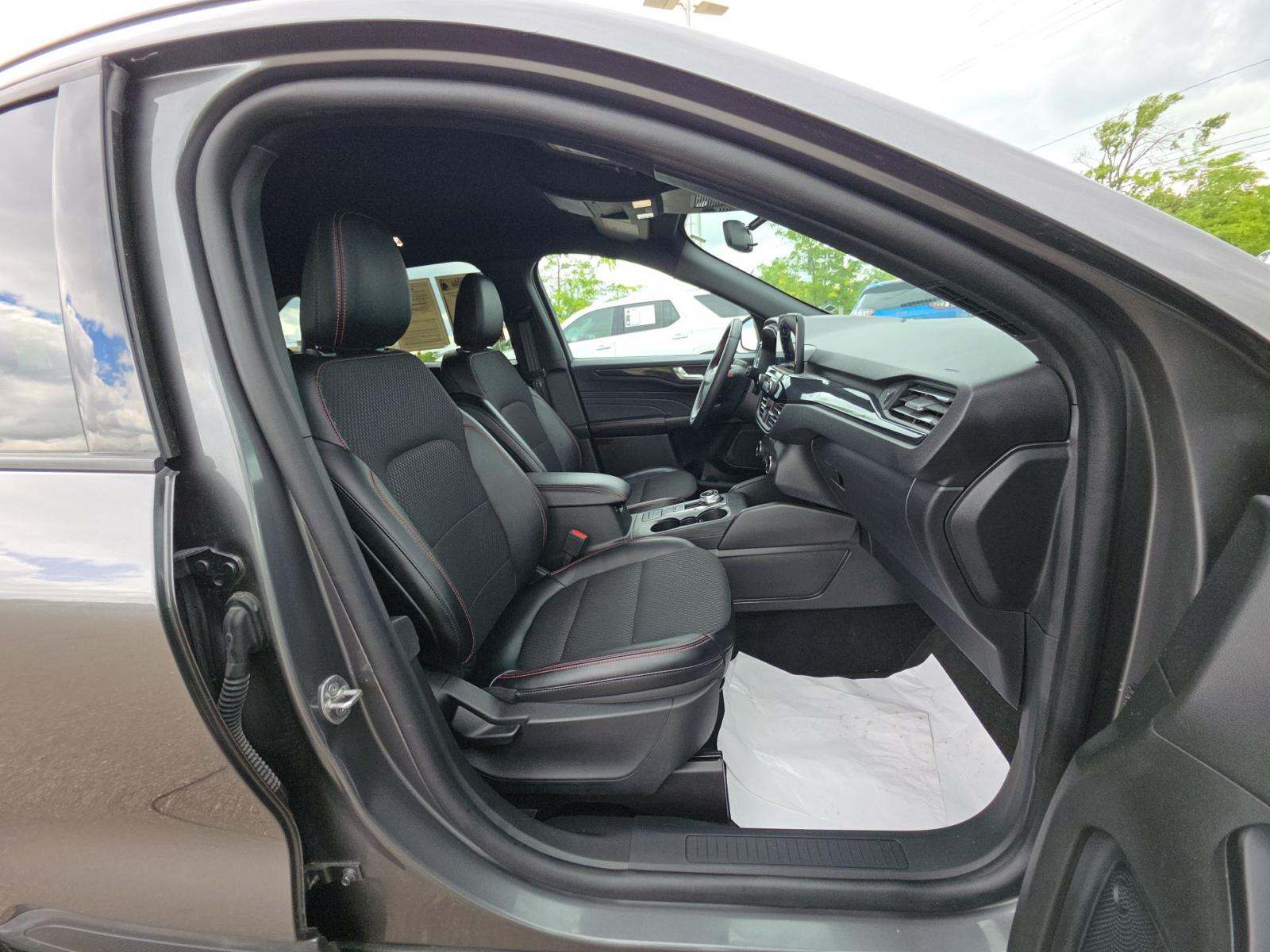 2025 Ford Escape ST-Line Select AWD