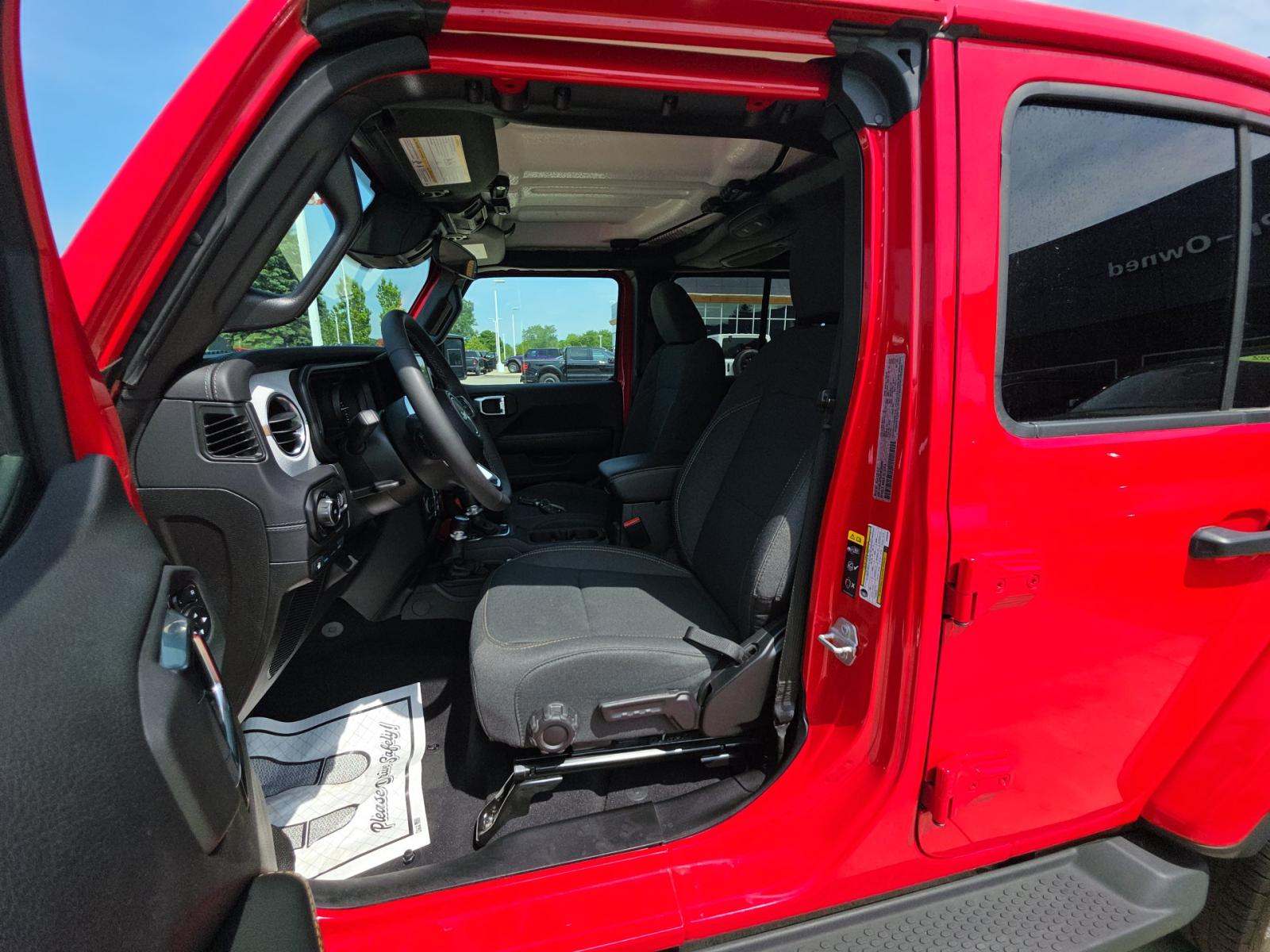 2025 Jeep Wrangler 4xe Sahara AWD