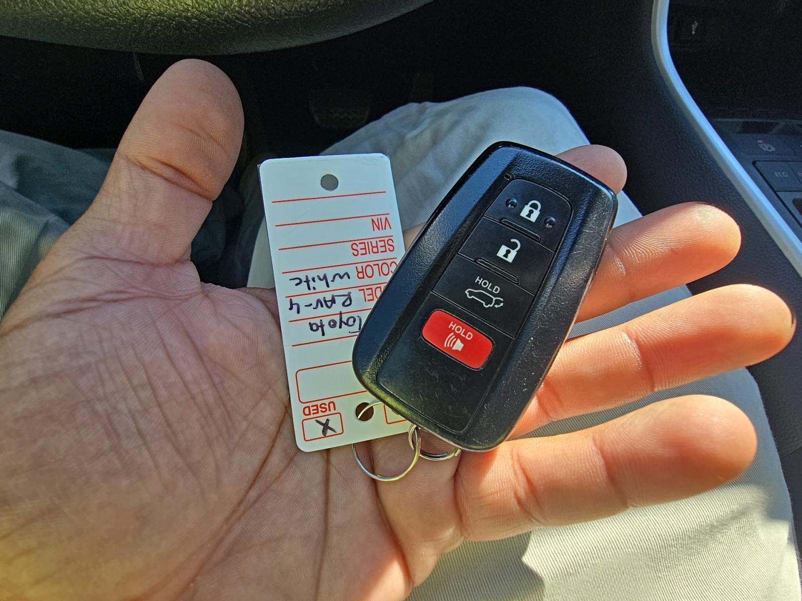 2020 Toyota RAV4 XLE FWD