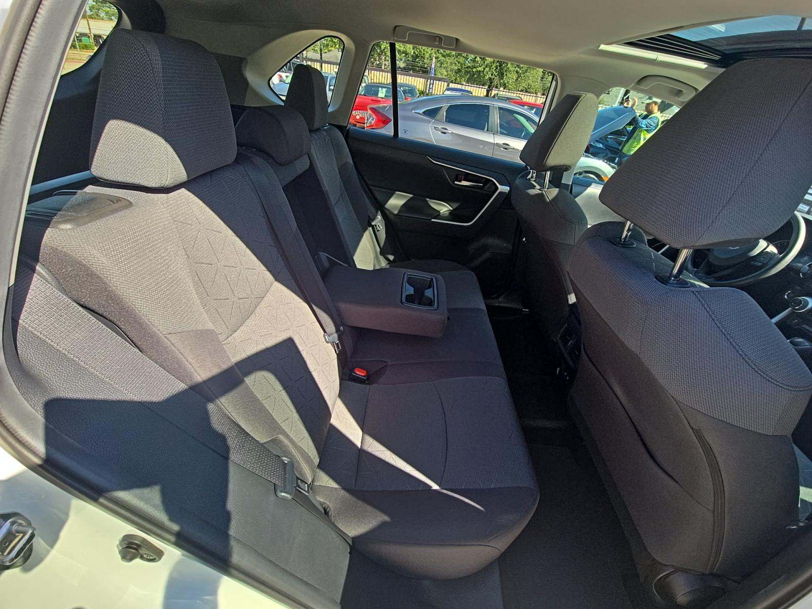 2020 Toyota RAV4 XLE FWD