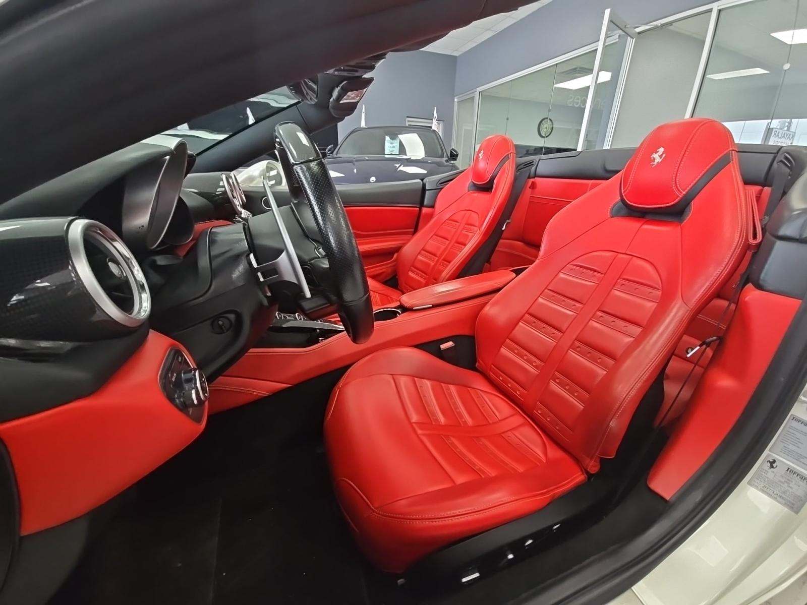 2015 Ferrari California Base RWD