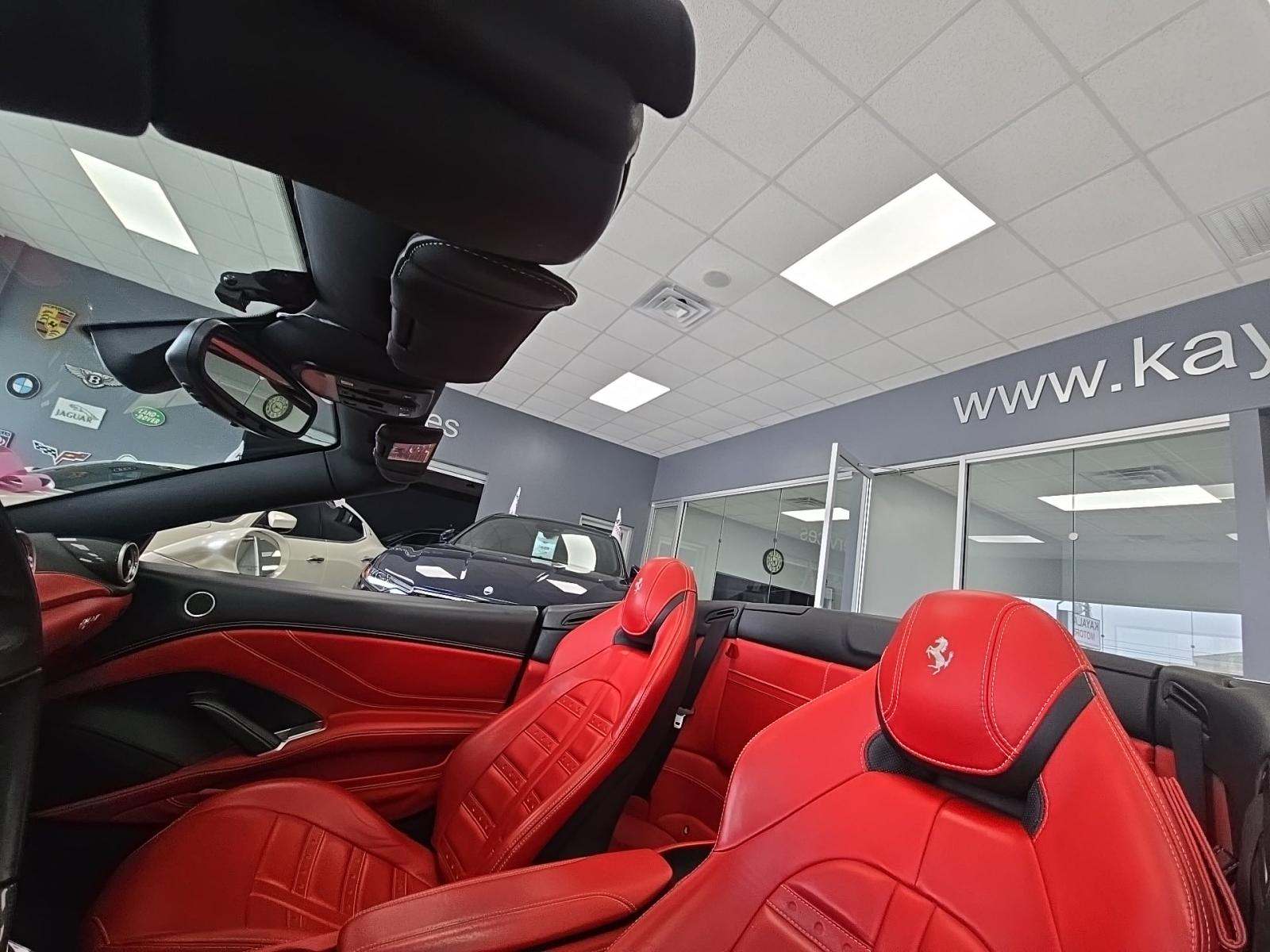 2015 Ferrari California Base RWD