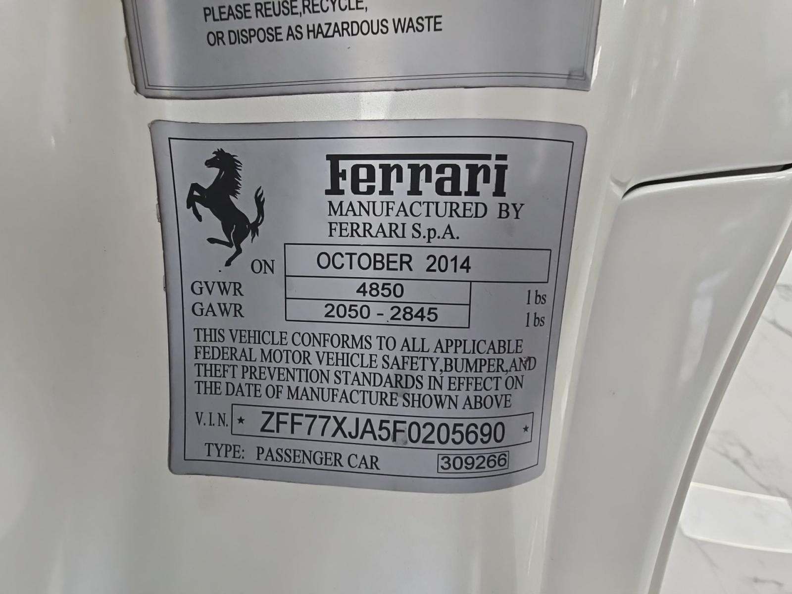 2015 Ferrari California Base RWD