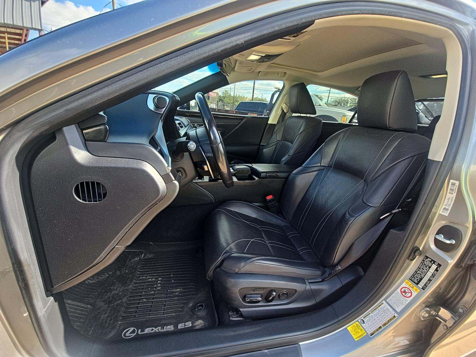 2019 Lexus ES ES 300h Luxury FWD