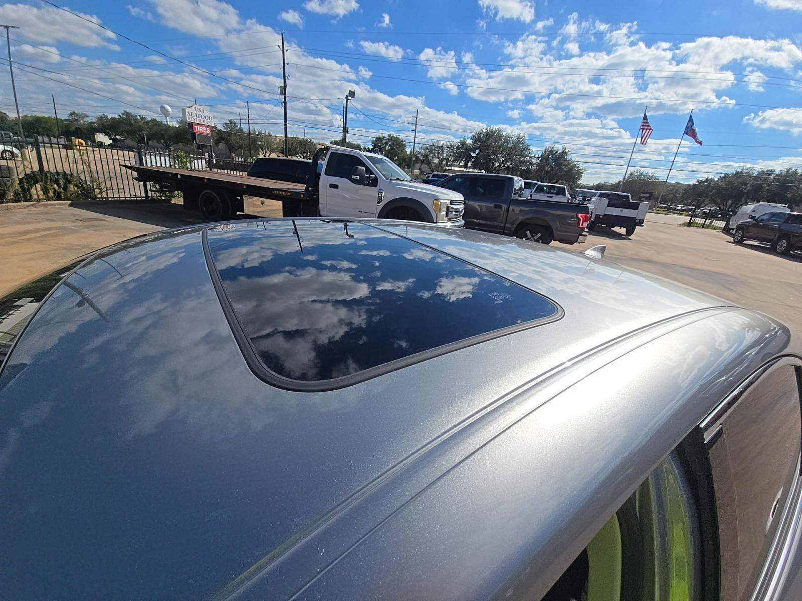 2019 Lexus ES ES 300h Luxury FWD