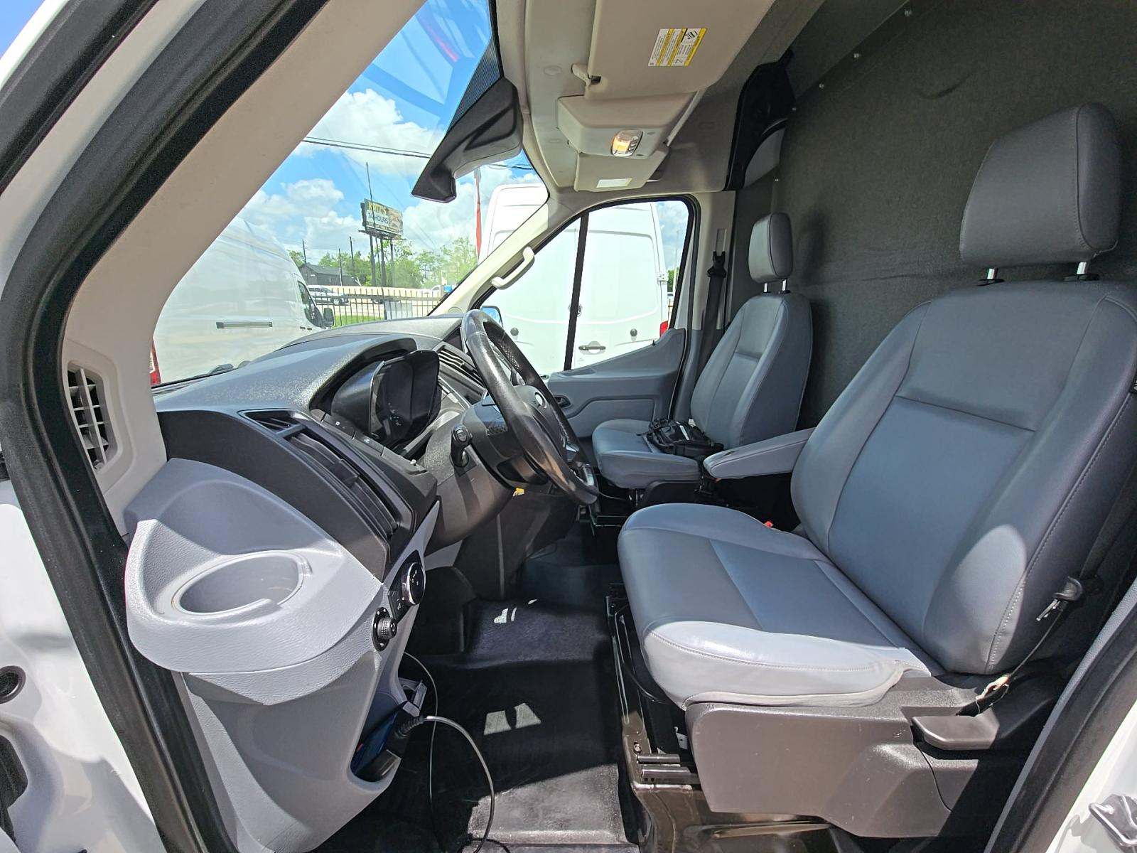 FORD TRANSIT 350 - 6