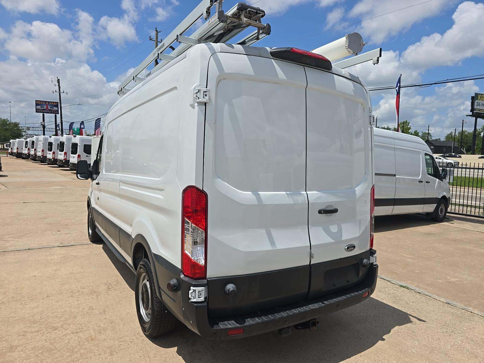 FORD TRANSIT 350 - 2