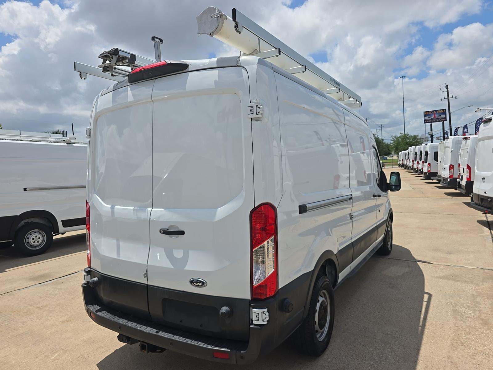 FORD TRANSIT 350 - 3