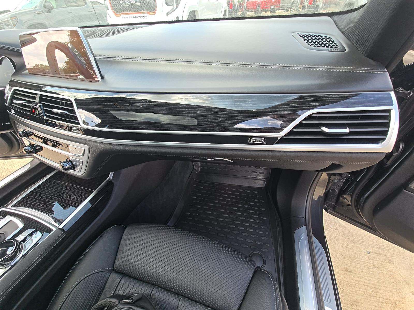 2019 BMW 7 Series 740i RWD