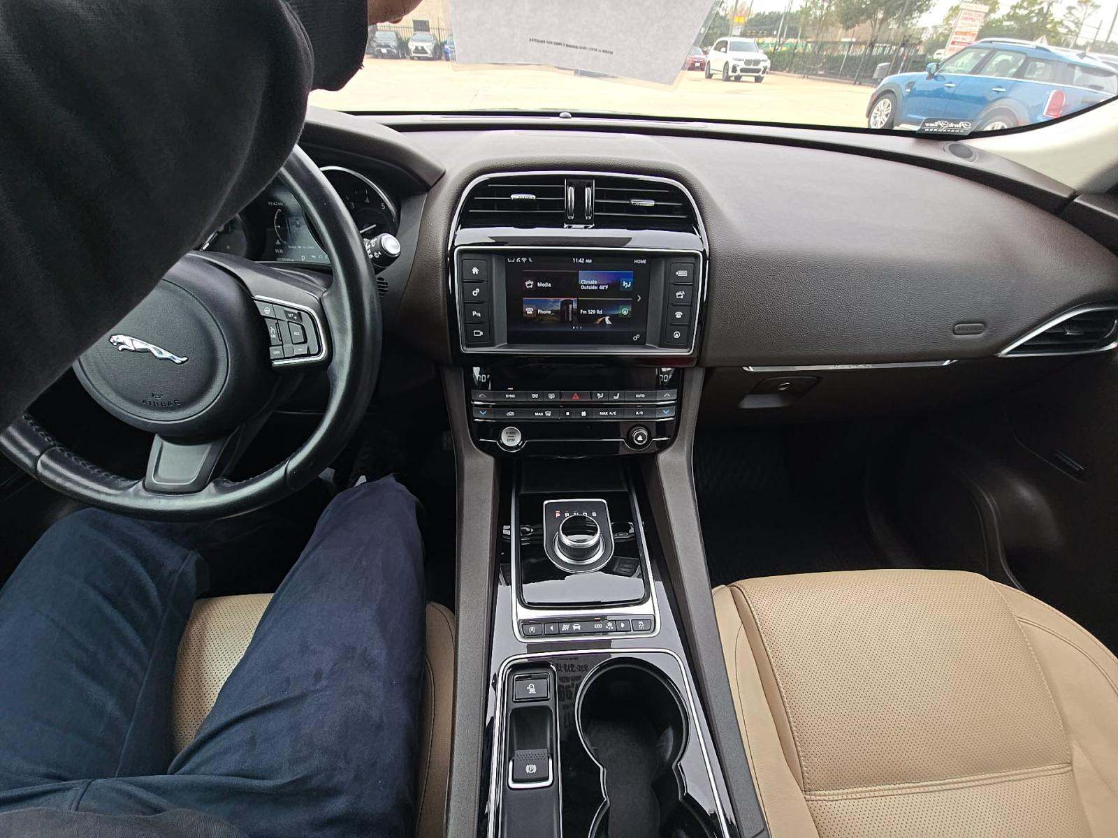 2017 Jaguar F-PACE 35t Prestige AWD