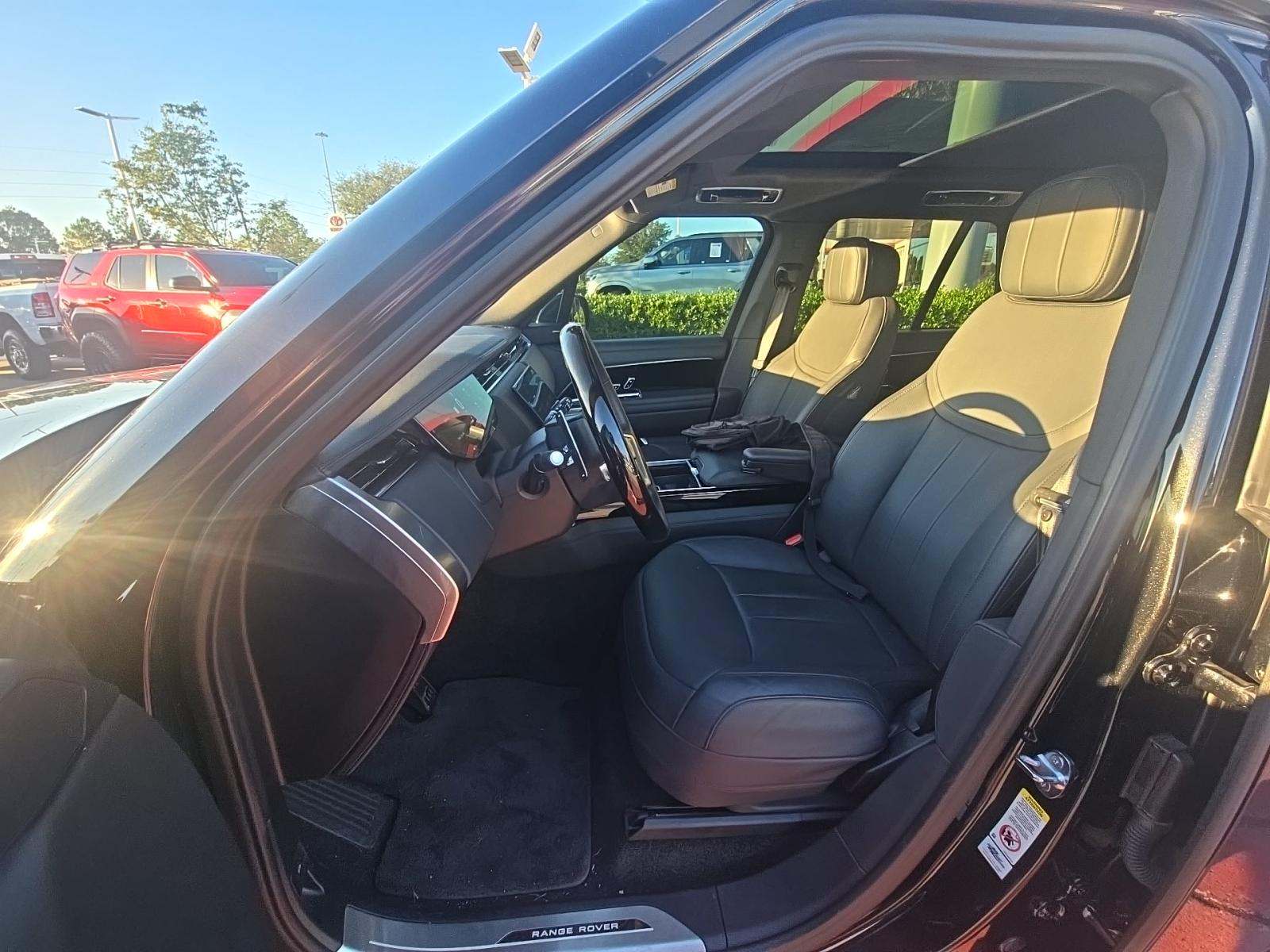 2023 Land Rover Range Rover SE AWD