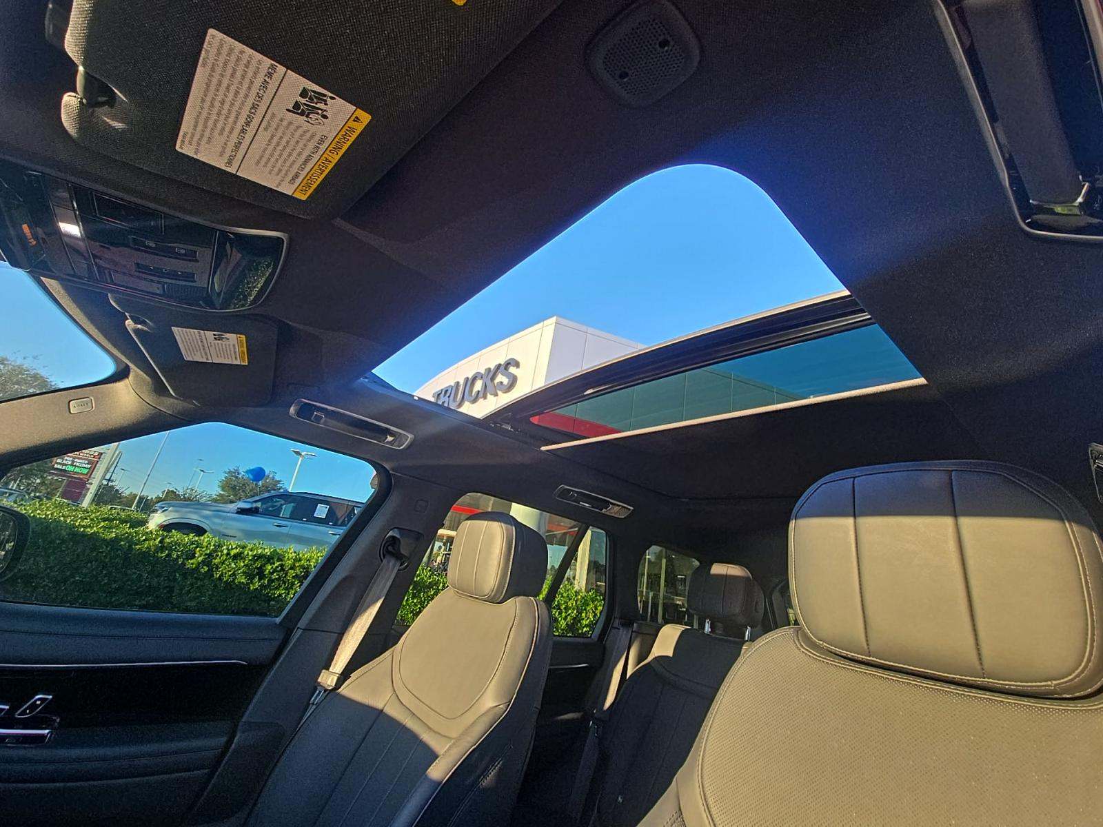 2023 Land Rover Range Rover SE AWD