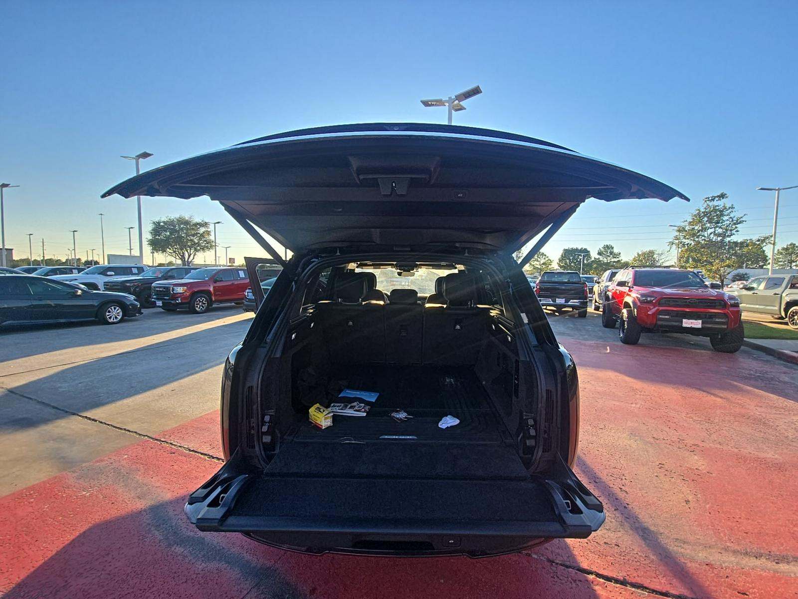 2023 Land Rover Range Rover SE AWD