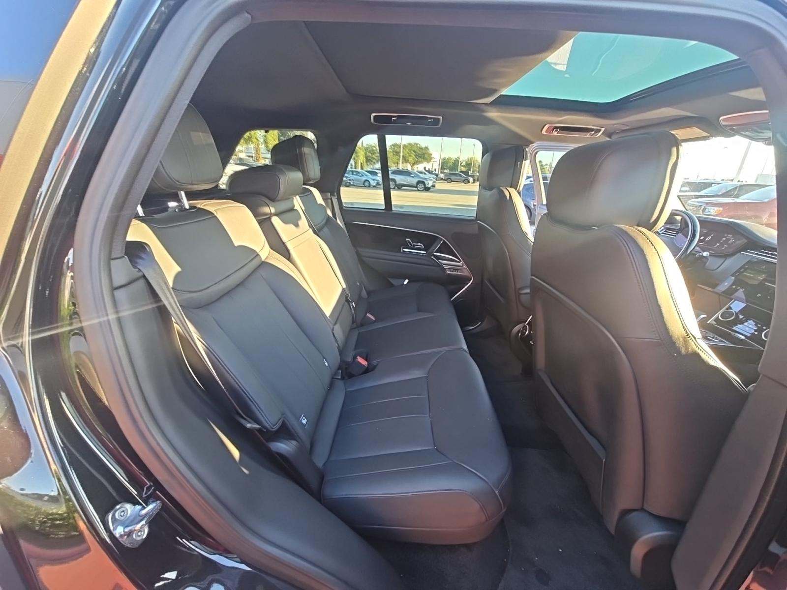 2023 Land Rover Range Rover SE AWD