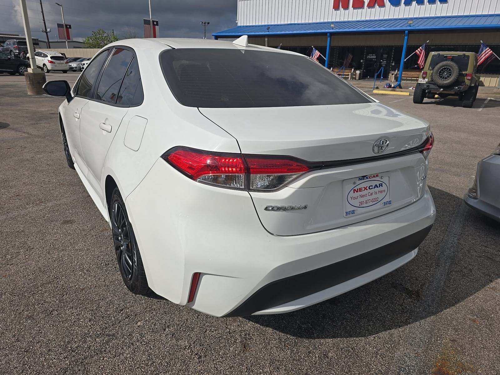 2022 Toyota Corolla LE FWD