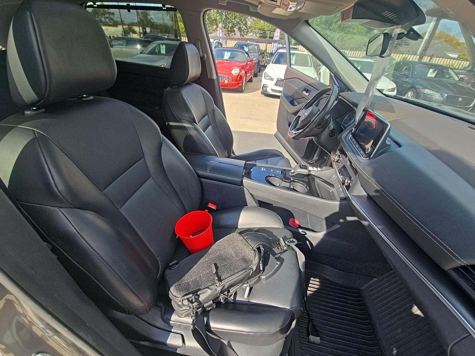 2023 Nissan Rogue SV FWD