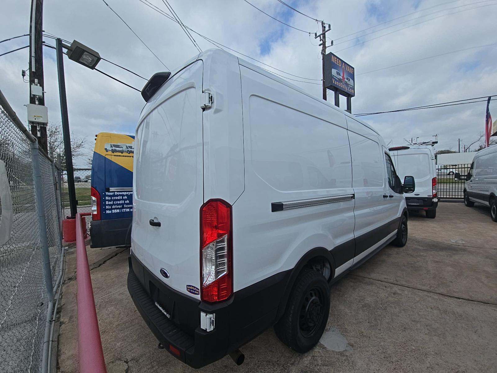 FORD TRANSIT 250 - 3