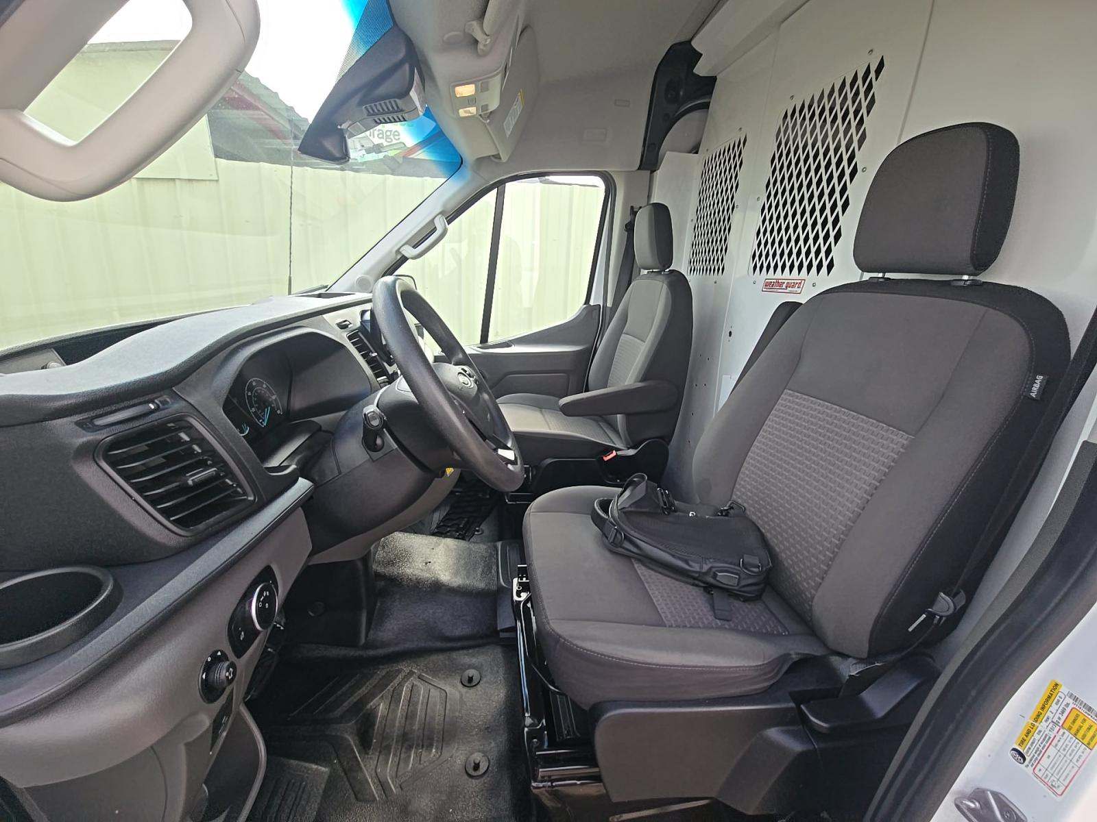 FORD TRANSIT 150 - 6