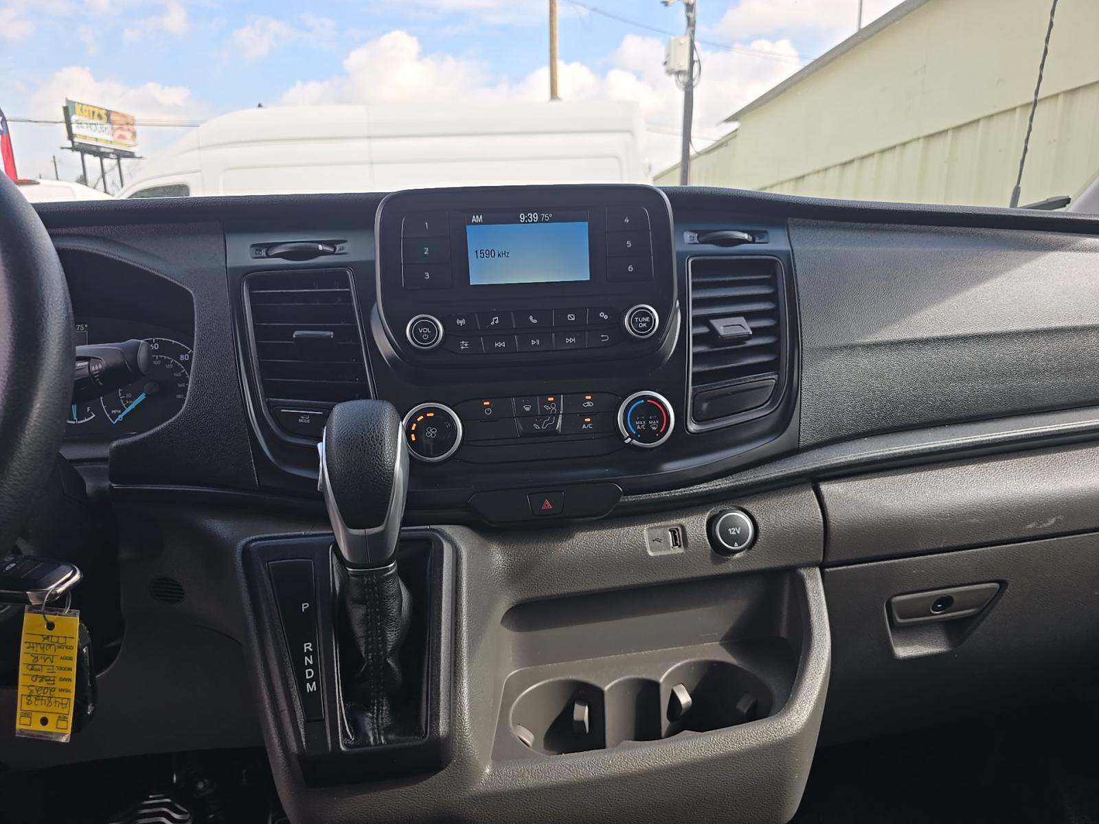 FORD TRANSIT 150 - 10