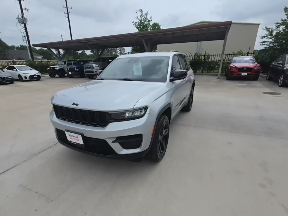 2022 Jeep Grand Cherokee Altitude AWD