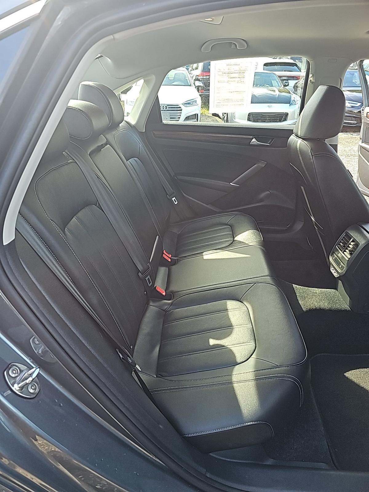 2022 Volkswagen Passat 2.0T Limited Edition FWD