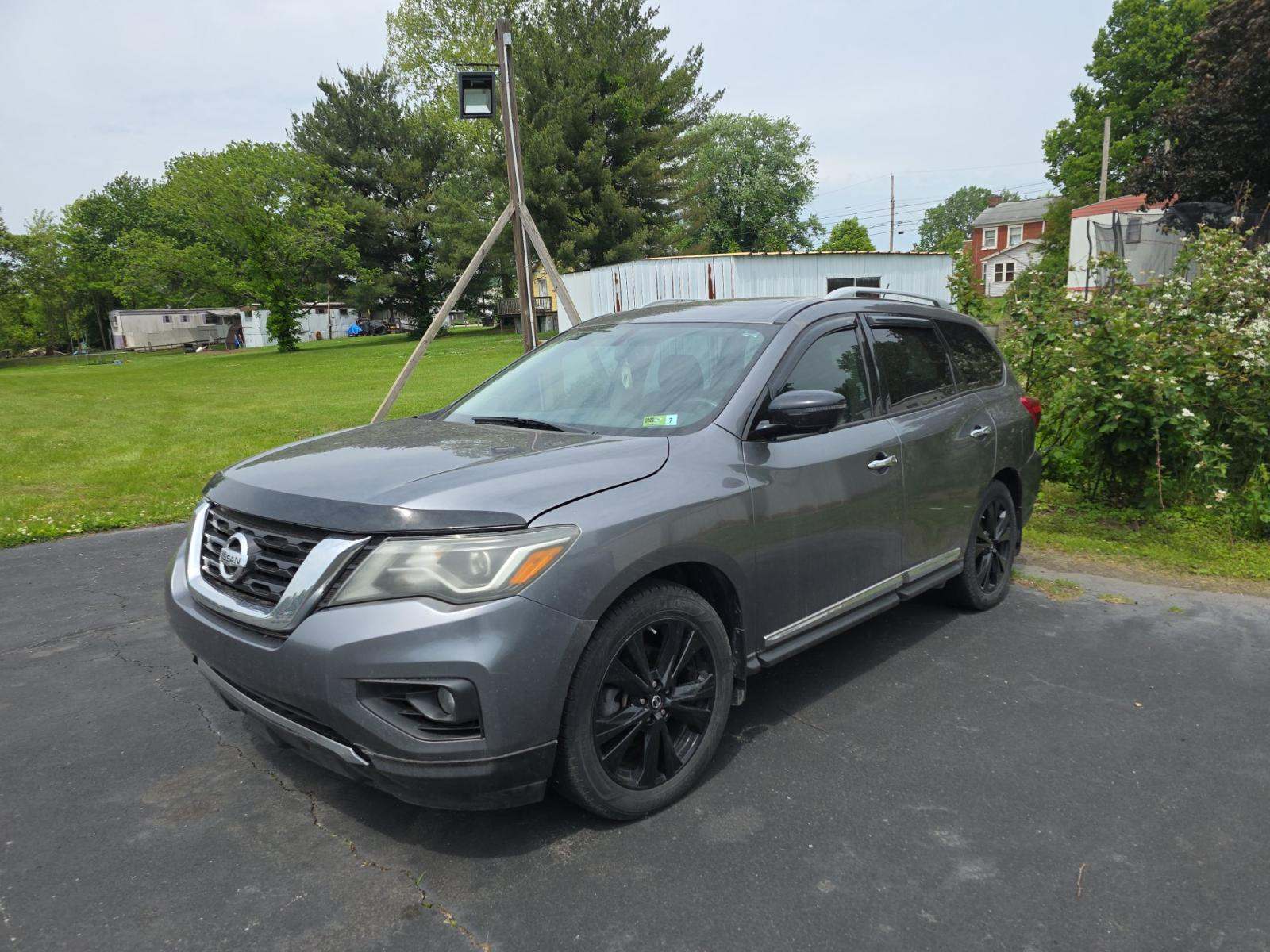 2017 Nissan Pathfinder Platinum AWD
