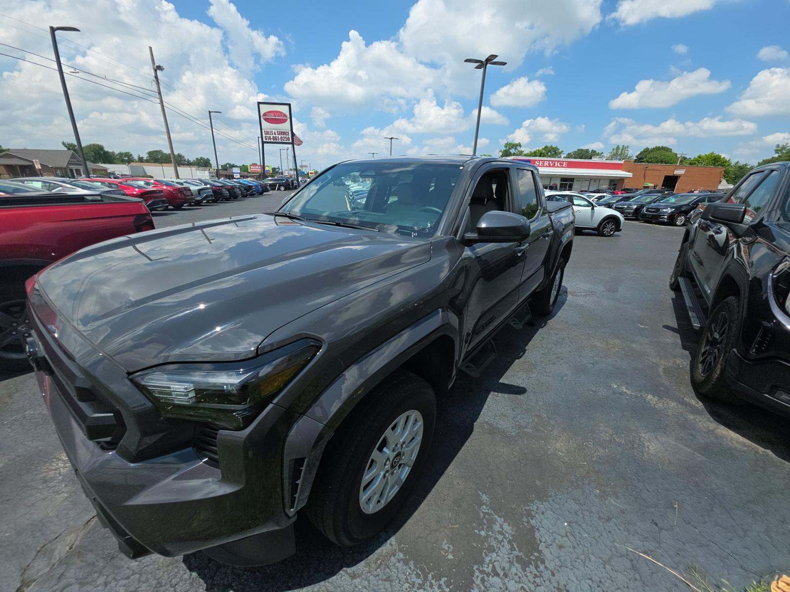 2024 Toyota Tacoma SR5 AWD