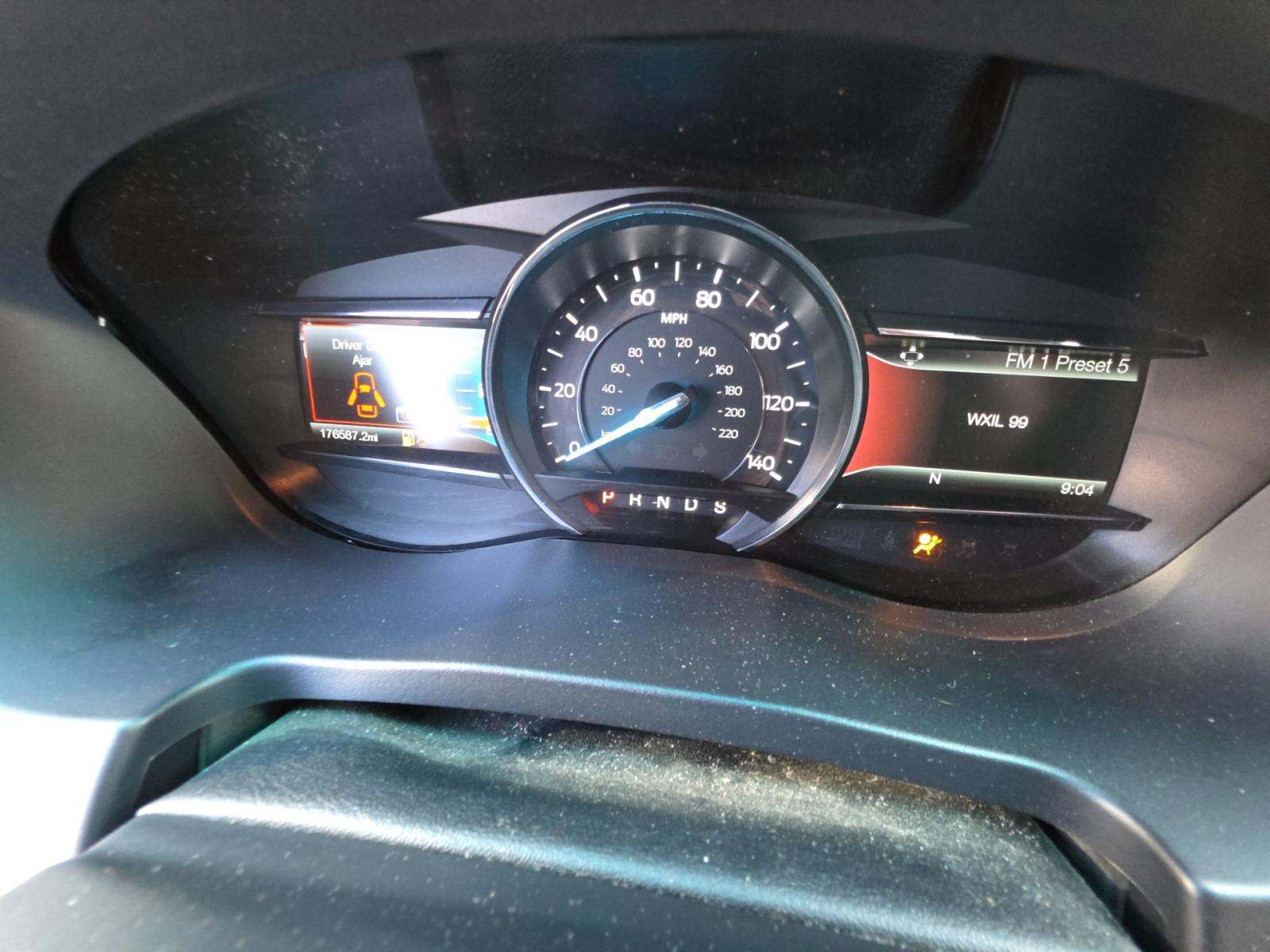 FORD EXPLORER - 9