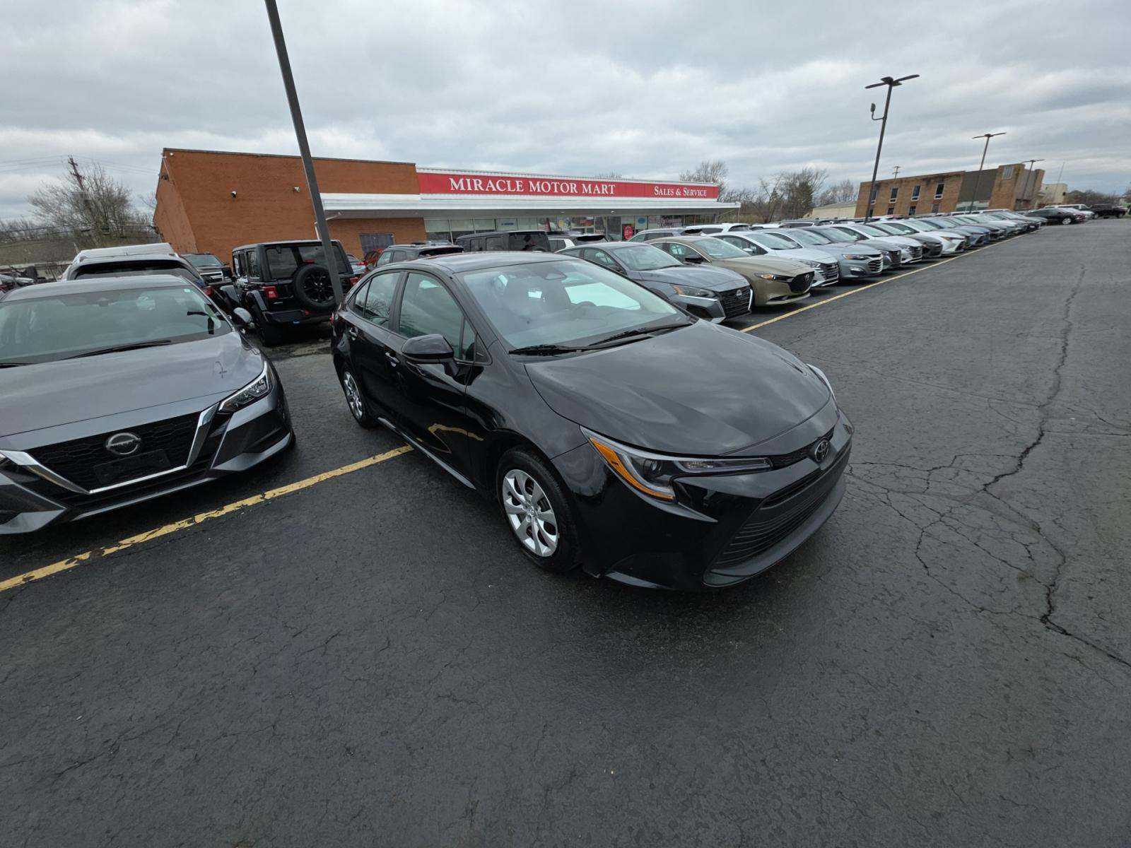 2025 Toyota Corolla LE FWD