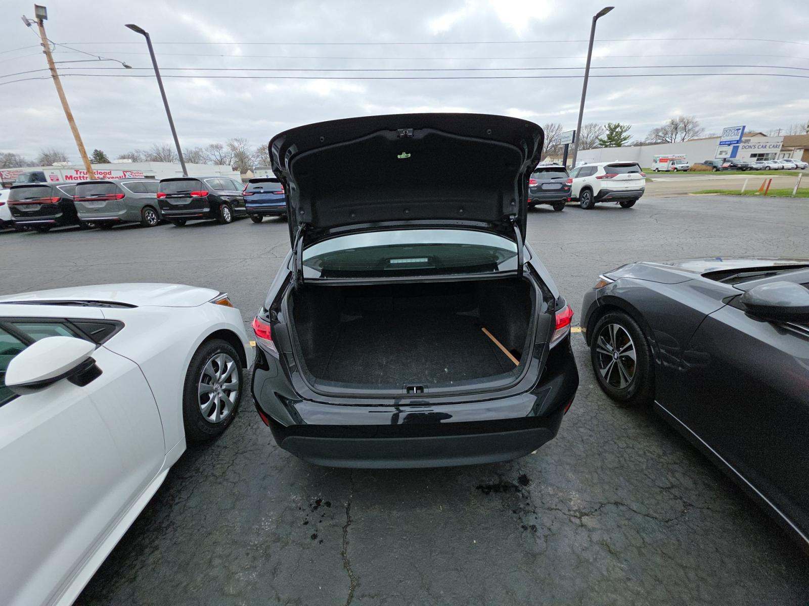 2025 Toyota Corolla LE FWD