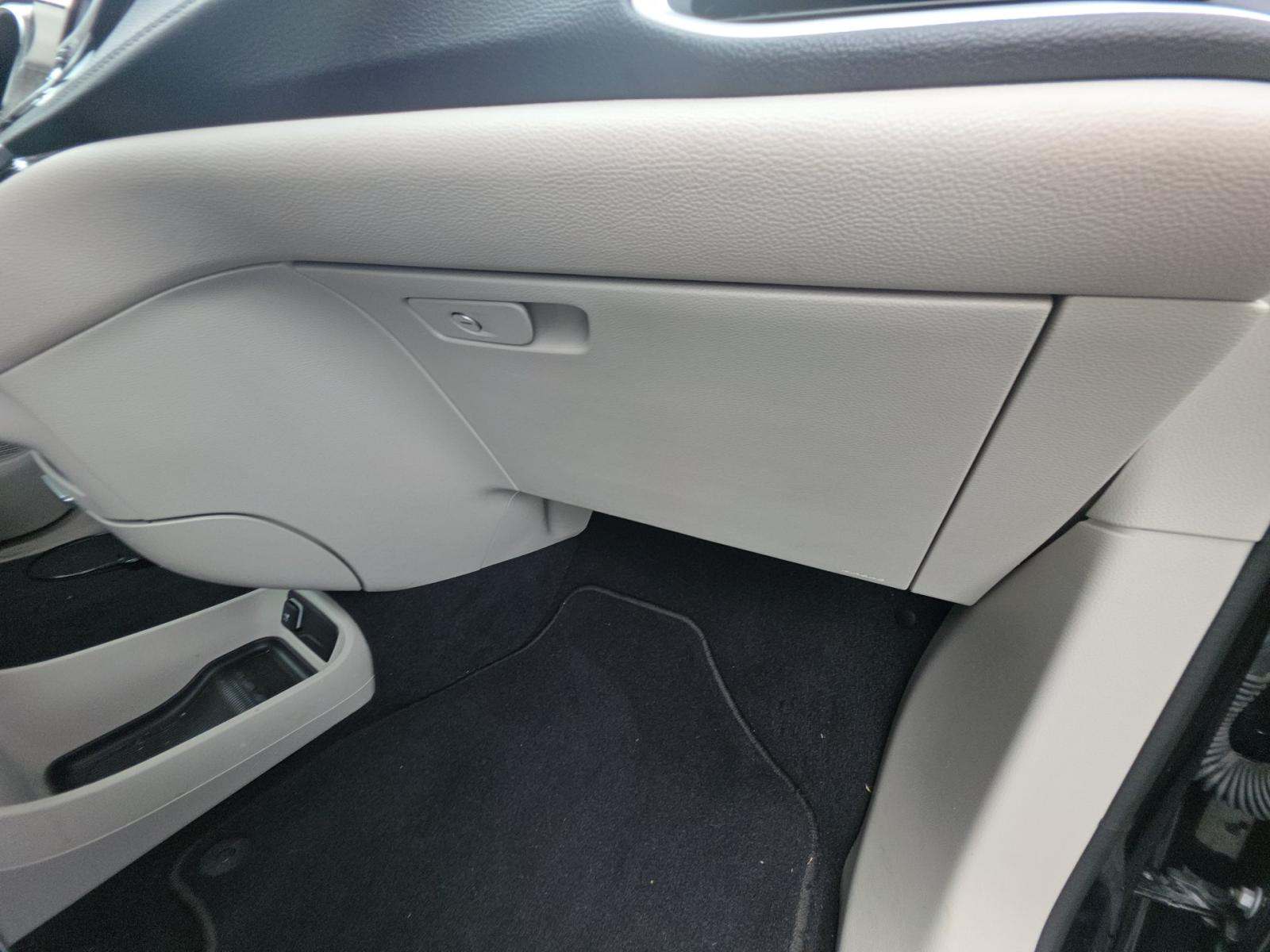 2024 Chrysler Pacifica Hybrid Select FWD