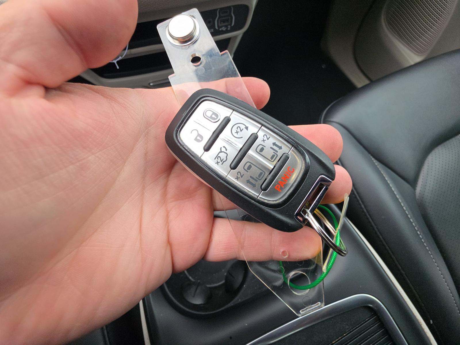 2024 Chrysler Pacifica Hybrid Select FWD