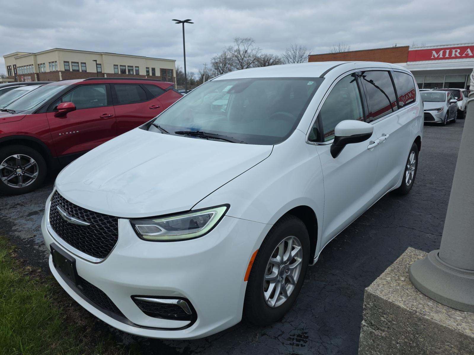 2023 Chrysler Pacifica Touring L FWD