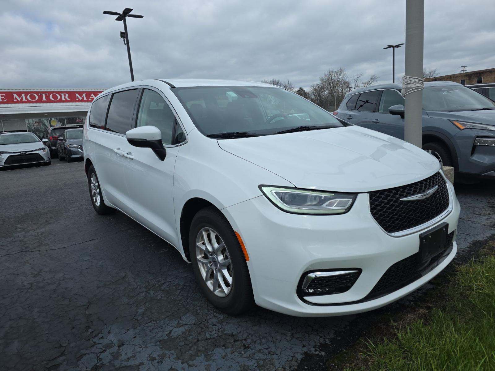 2023 Chrysler Pacifica Touring L FWD