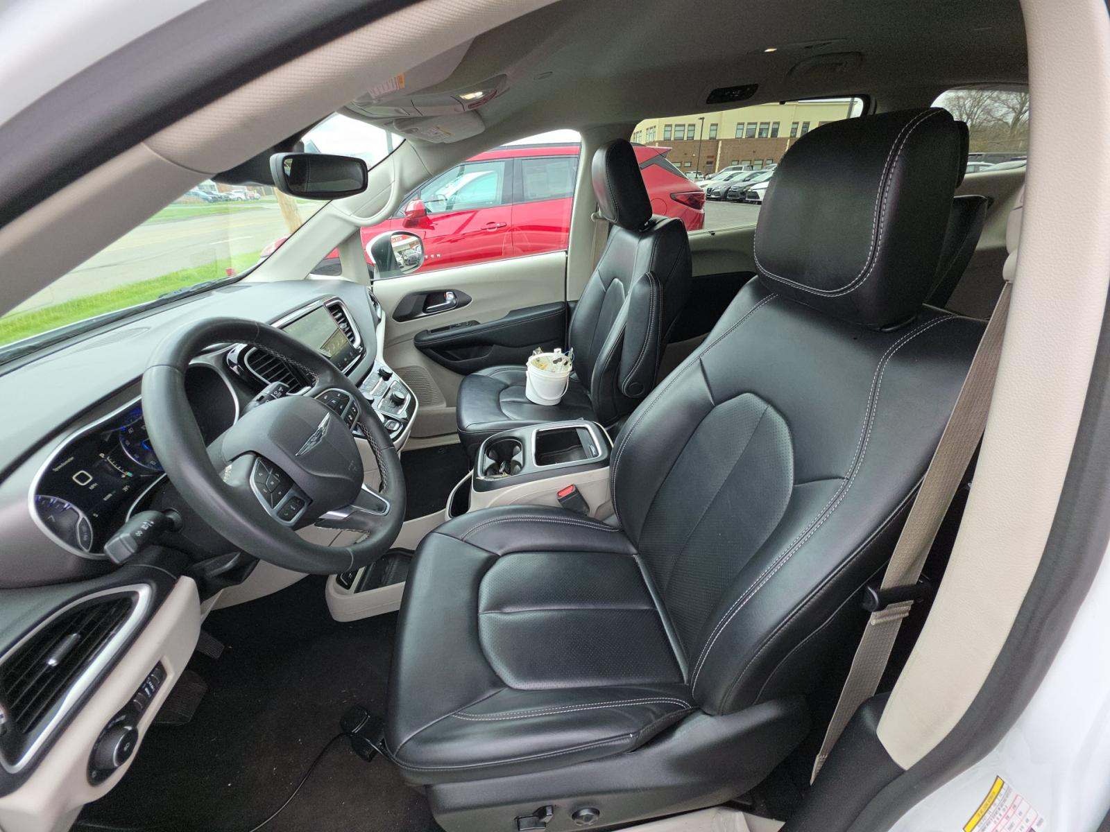 2023 Chrysler Pacifica Touring L FWD