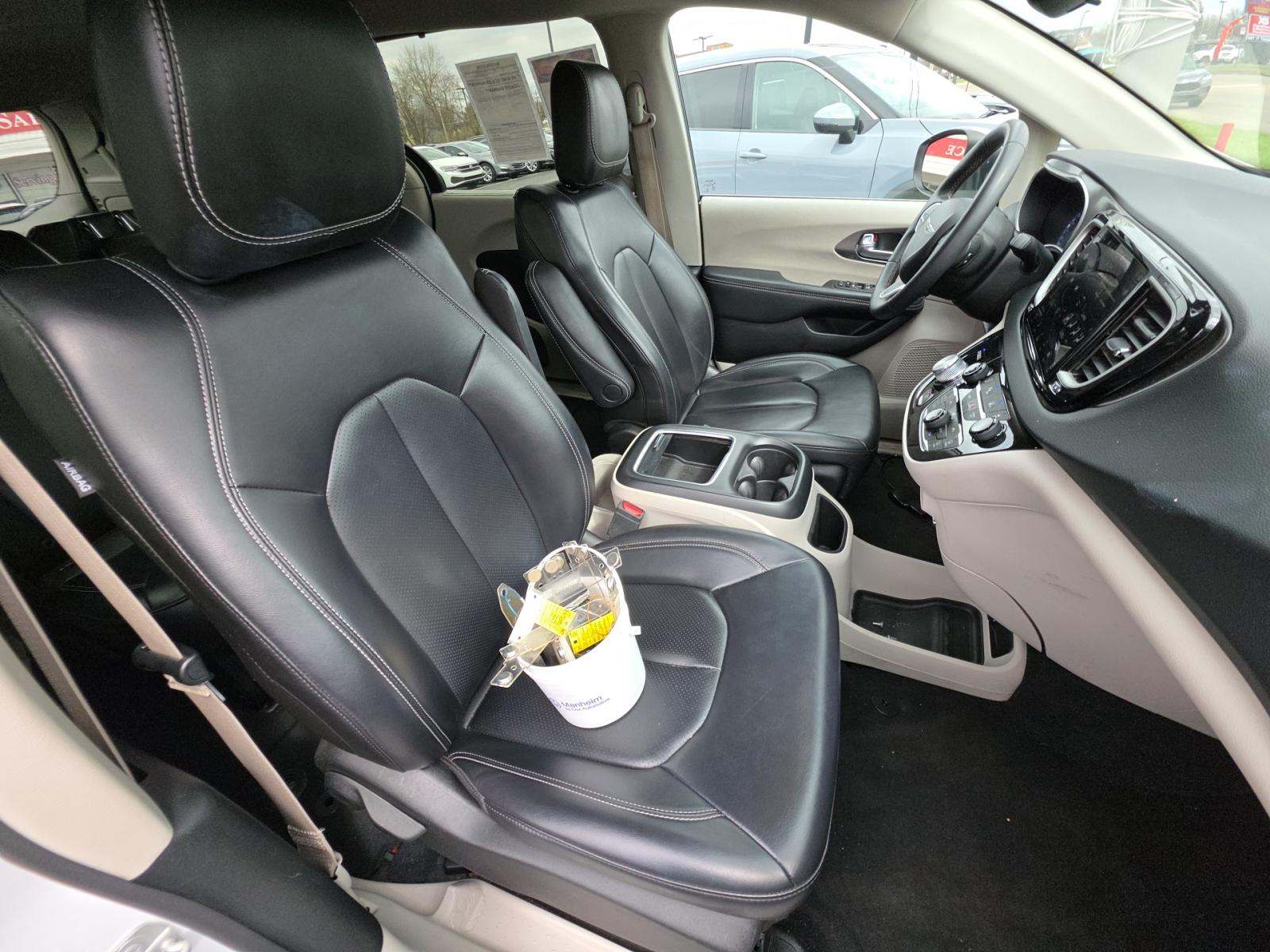 2023 Chrysler Pacifica Touring L FWD
