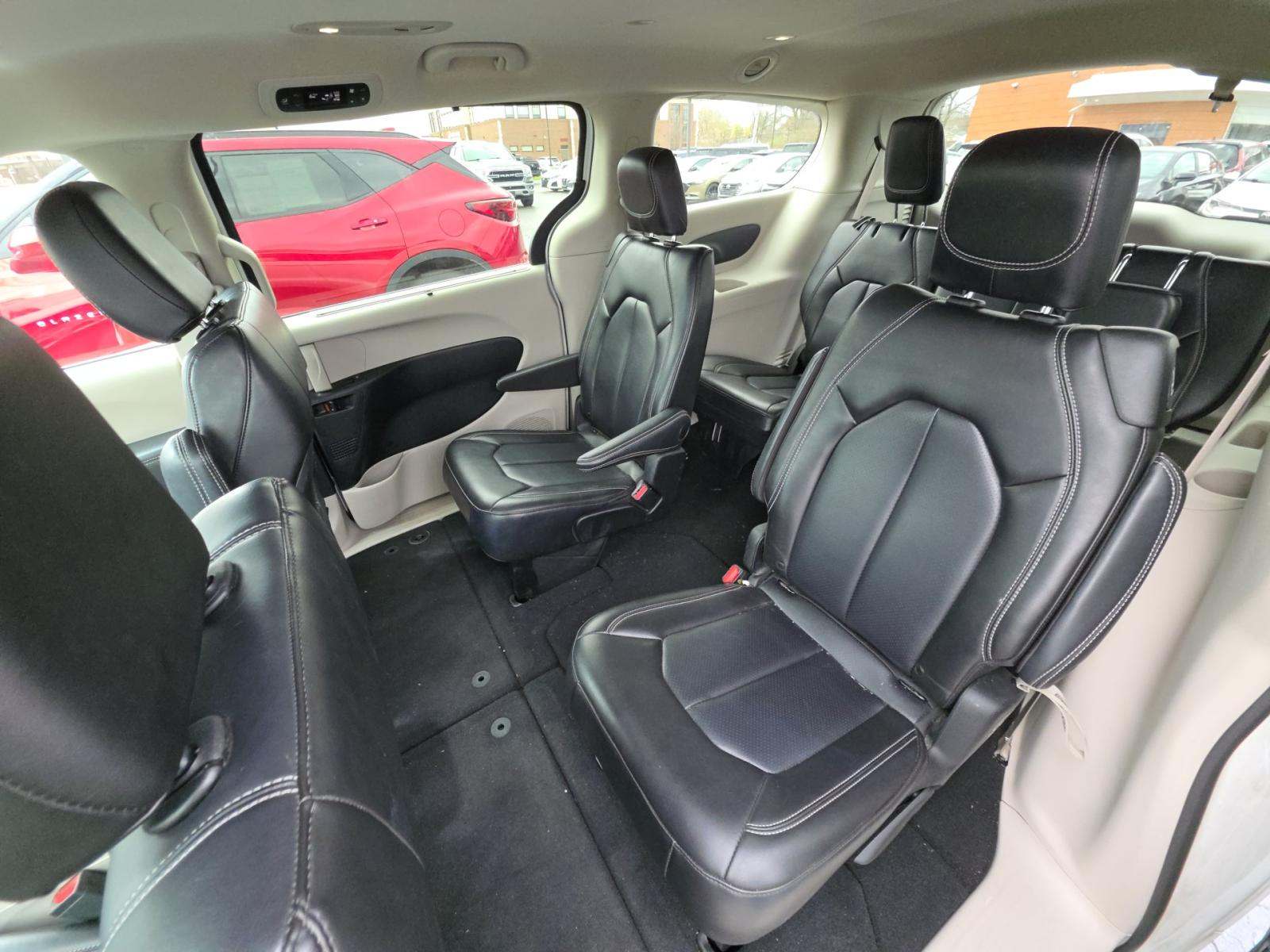 2023 Chrysler Pacifica Touring L FWD