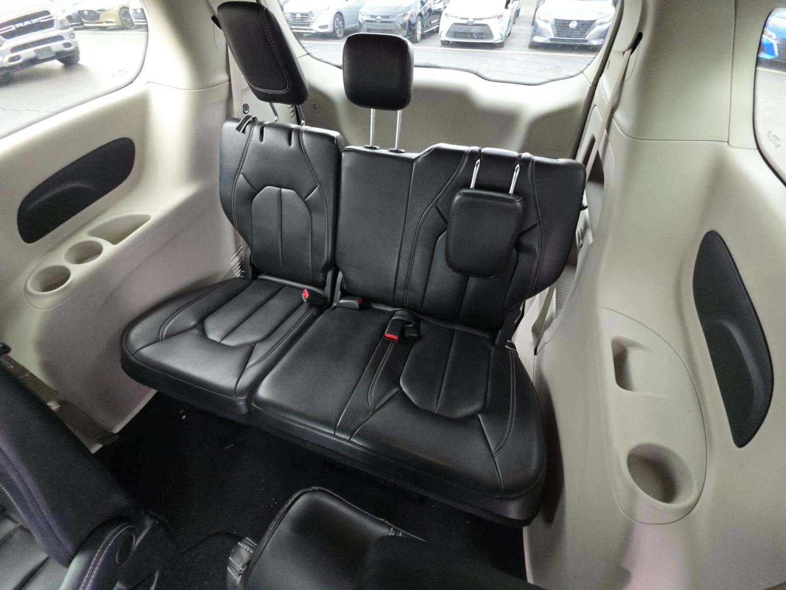 2023 Chrysler Pacifica Touring L FWD
